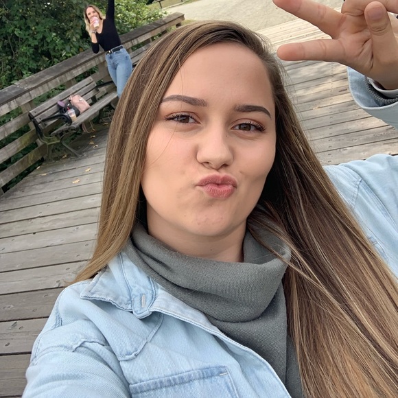 Meet your Posher, Rachel - Picture 1 of 1